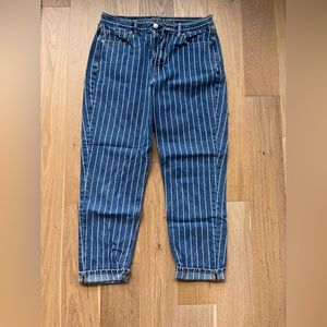 American Eagle striped boyfriend jeans.